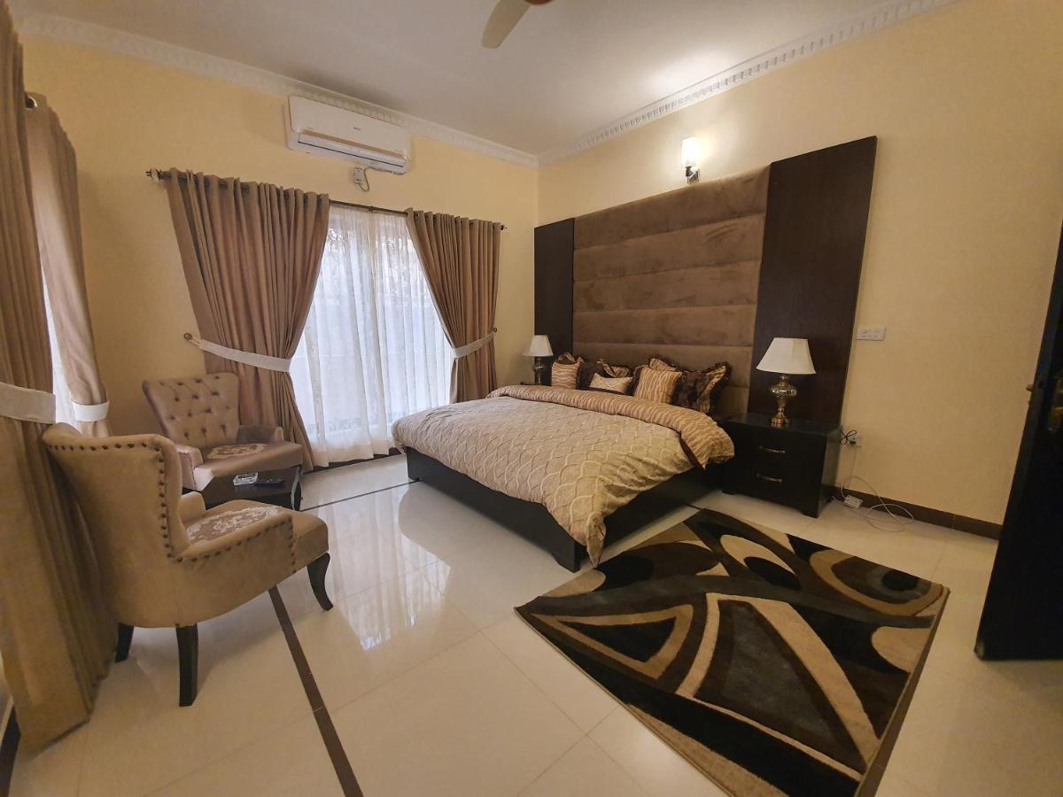 Royal Villa F-10/2 Islamabad Buitenkant foto