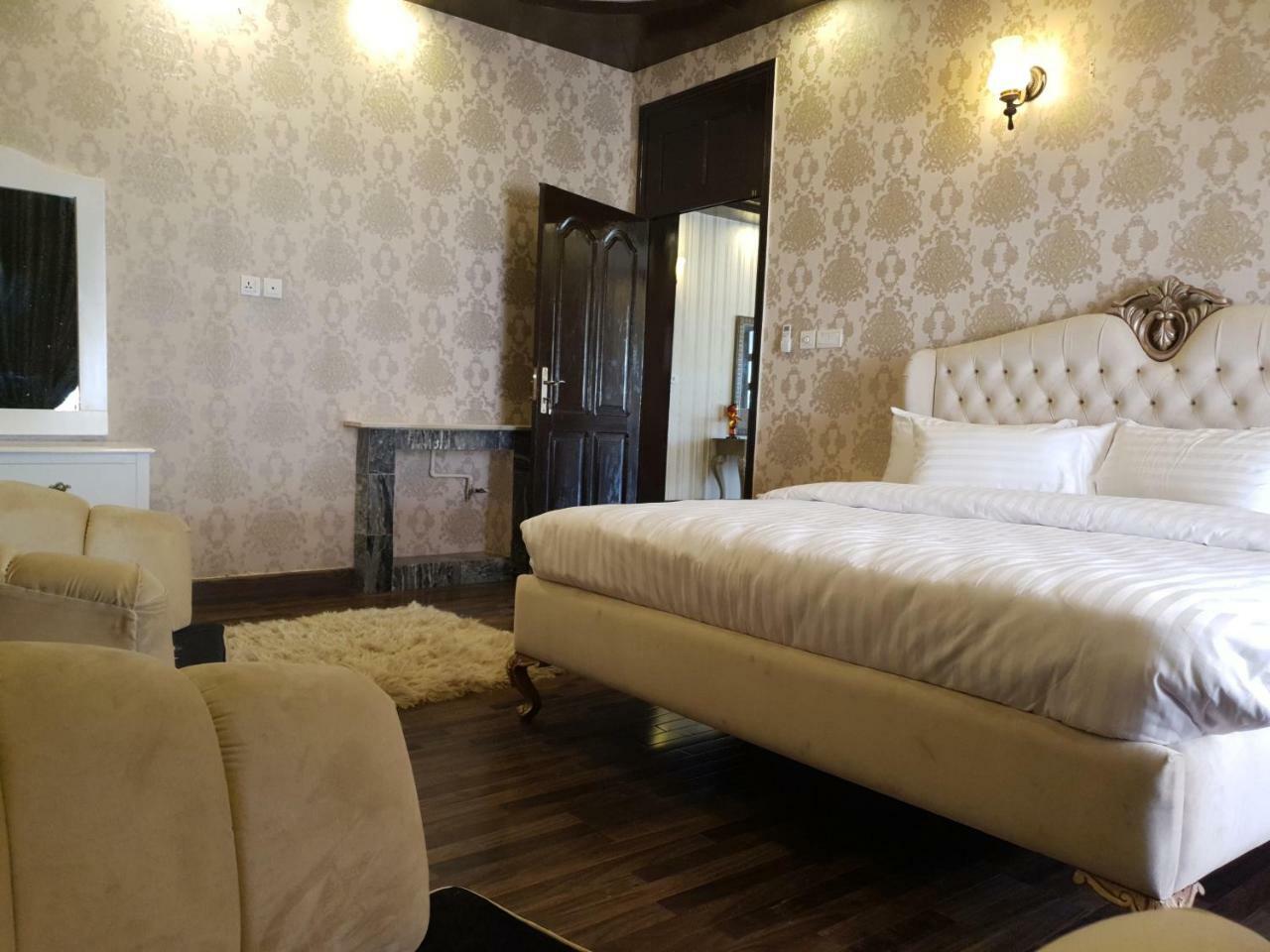 Royal Villa F-10/2 Islamabad Buitenkant foto