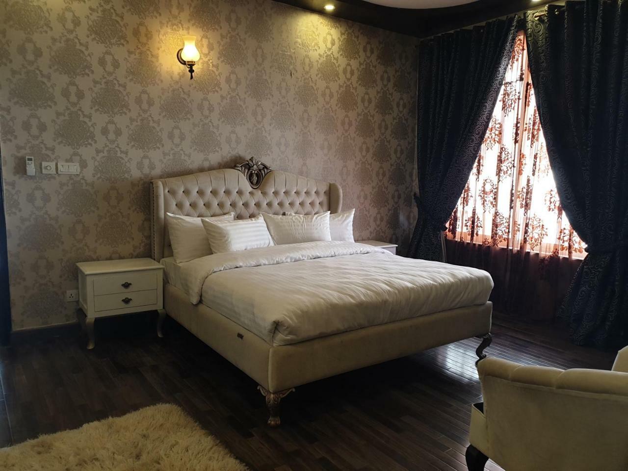 Royal Villa F-10/2 Islamabad Buitenkant foto